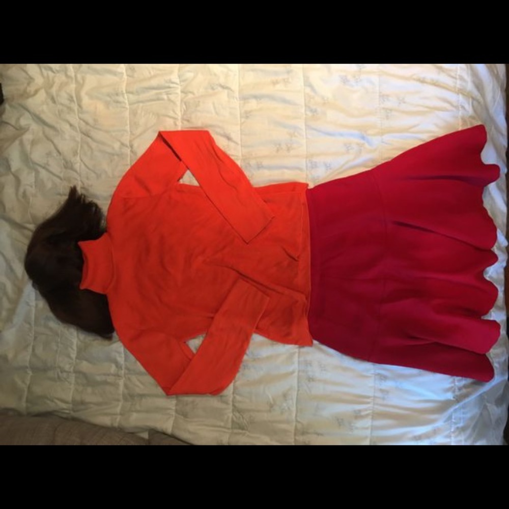 Velma costume (wig turtleneck skirt & leg warmers)